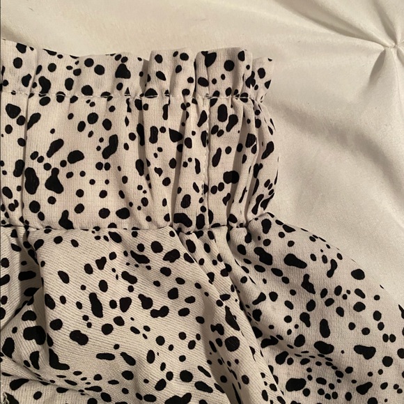 Spotted Ruffled Skirt With Shorts (Skort) Elastic Waist Band - Picture 3 of 4